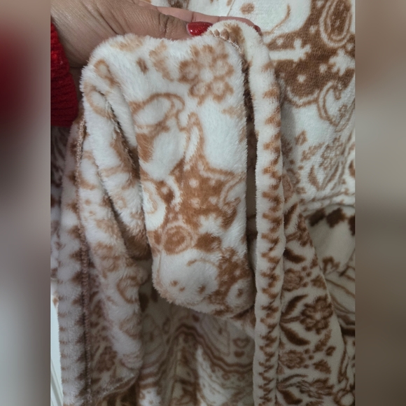 Peanuts Snoopy Brown and Cream Hoodie Blanket Oversized, PTP 36" - Picture 3 of 5